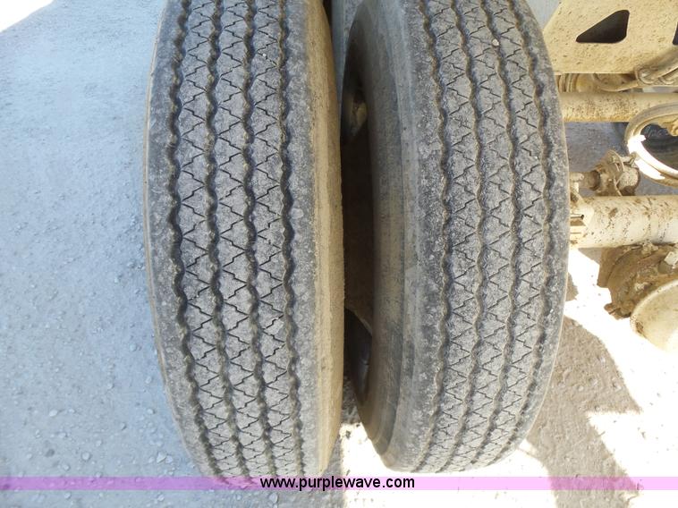 image for item J7683 1998 Trail King end dump trailer