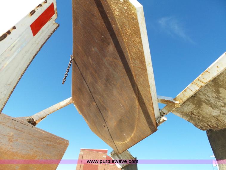 image for item J7683 1998 Trail King end dump trailer