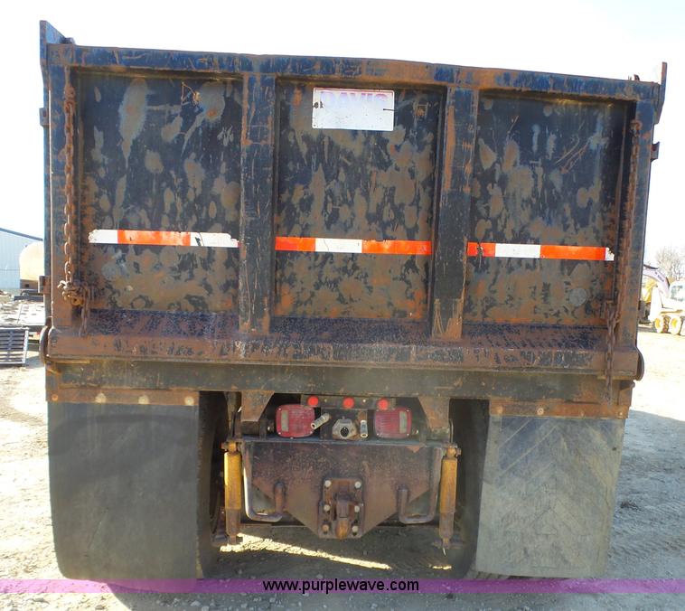 image for item J7684 1995 International 9200 dump truck