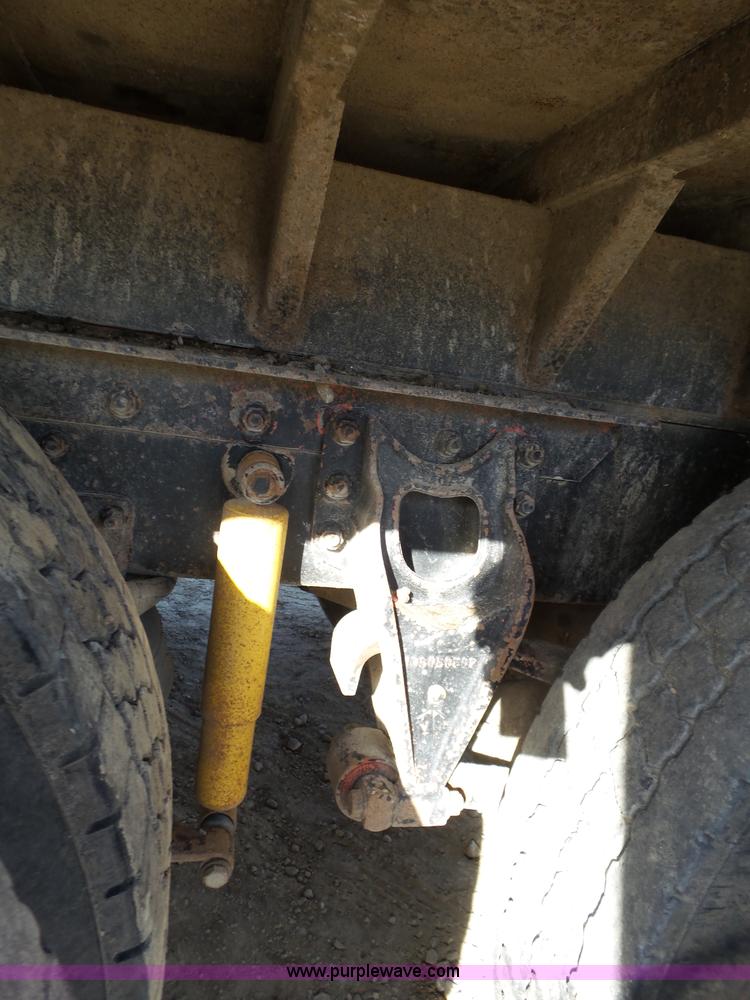 image for item J7684 1995 International 9200 dump truck