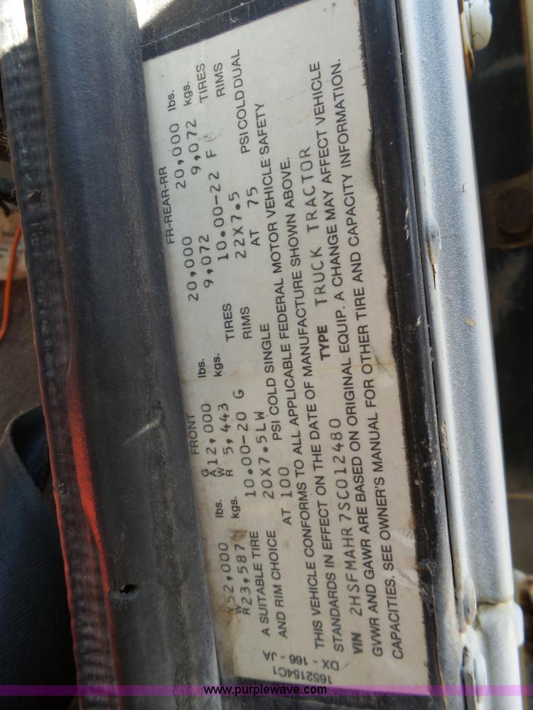 image for item J7684 1995 International 9200 dump truck