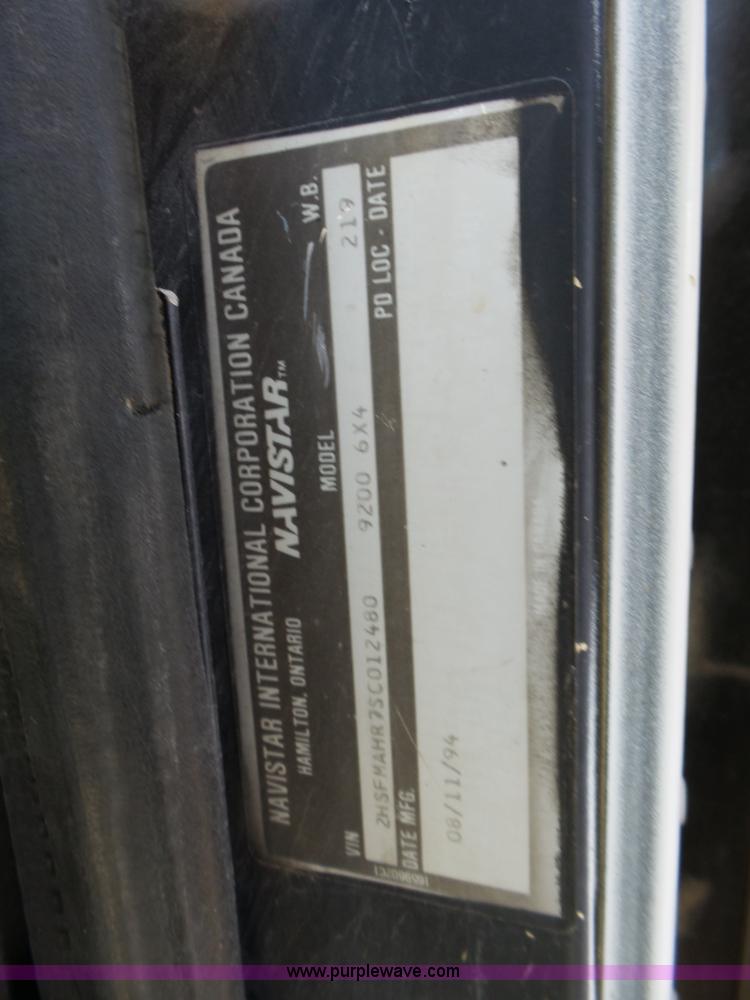 image for item J7684 1995 International 9200 dump truck