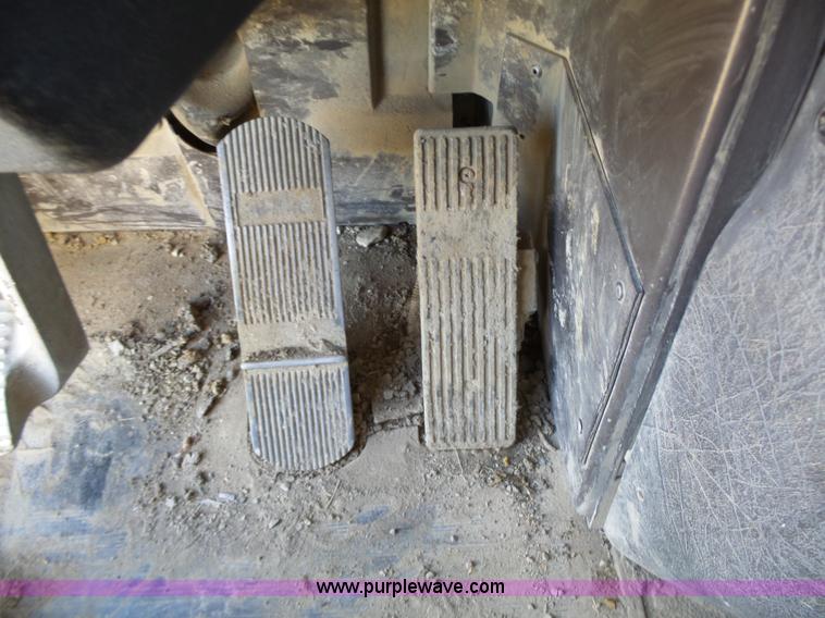 image for item J7684 1995 International 9200 dump truck