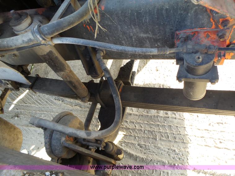 image for item J7684 1995 International 9200 dump truck