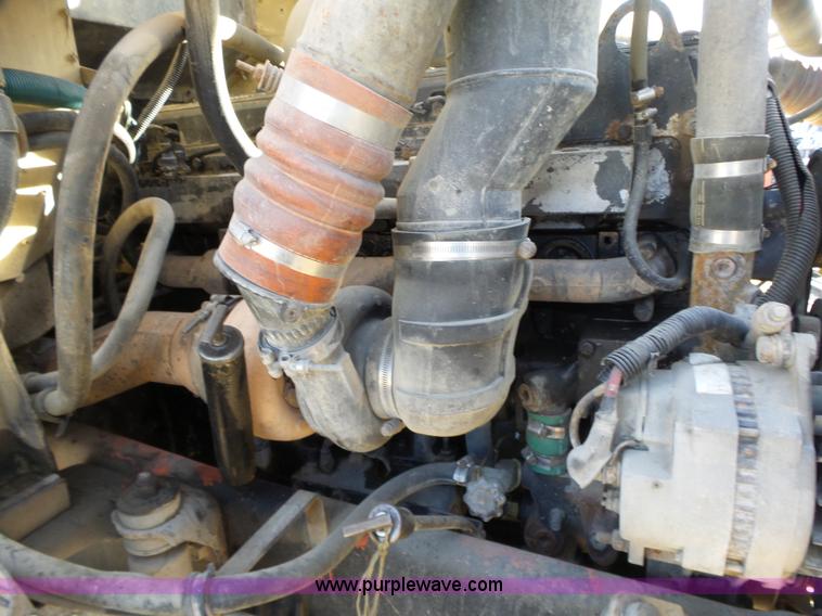 image for item J7684 1995 International 9200 dump truck