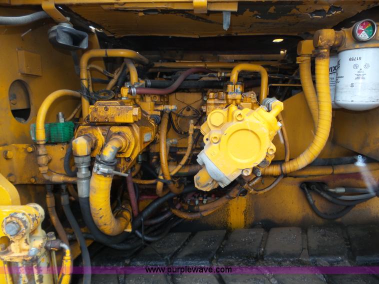 image for item J8823 2003 Blaw Knox PF-5510 asphalt paver