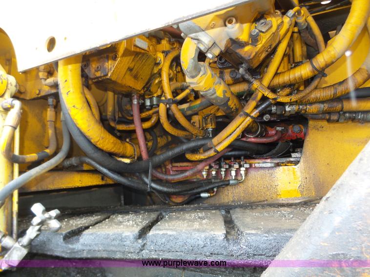 image for item J8823 2003 Blaw Knox PF-5510 asphalt paver