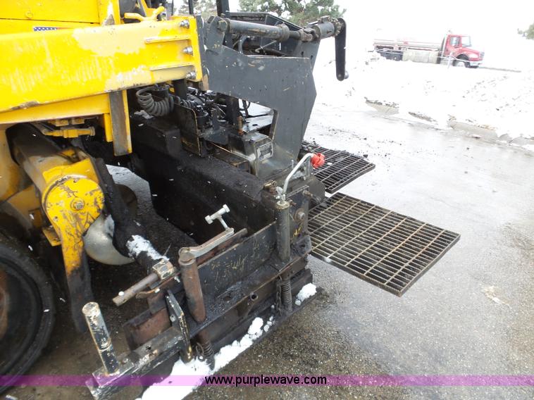 image for item J8823 2003 Blaw Knox PF-5510 asphalt paver