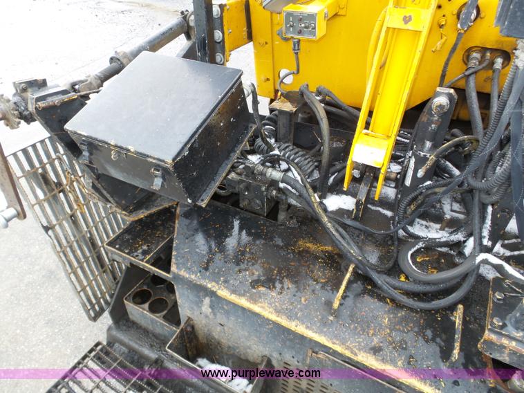 image for item J8823 2003 Blaw Knox PF-5510 asphalt paver
