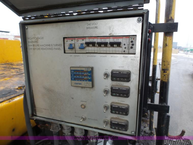 image for item J8823 2003 Blaw Knox PF-5510 asphalt paver