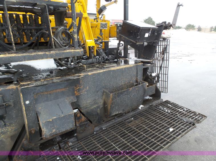 image for item J8823 2003 Blaw Knox PF-5510 asphalt paver