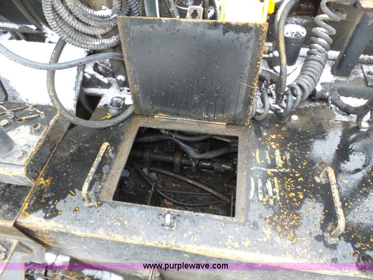 image for item J8823 2003 Blaw Knox PF-5510 asphalt paver