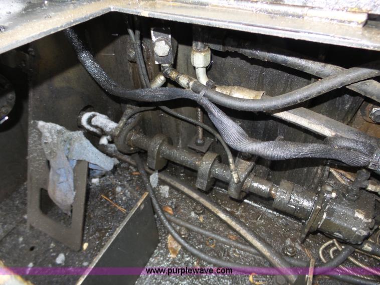 image for item J8823 2003 Blaw Knox PF-5510 asphalt paver