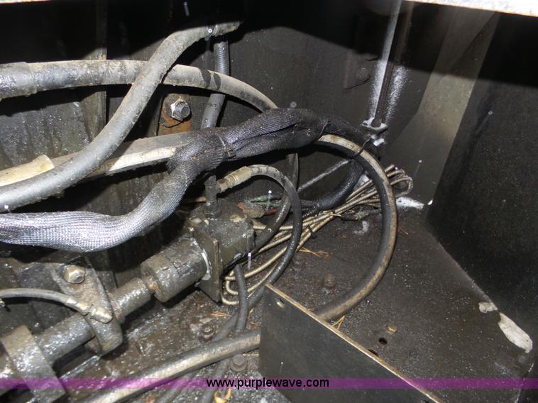 image for item J8823 2003 Blaw Knox PF-5510 asphalt paver