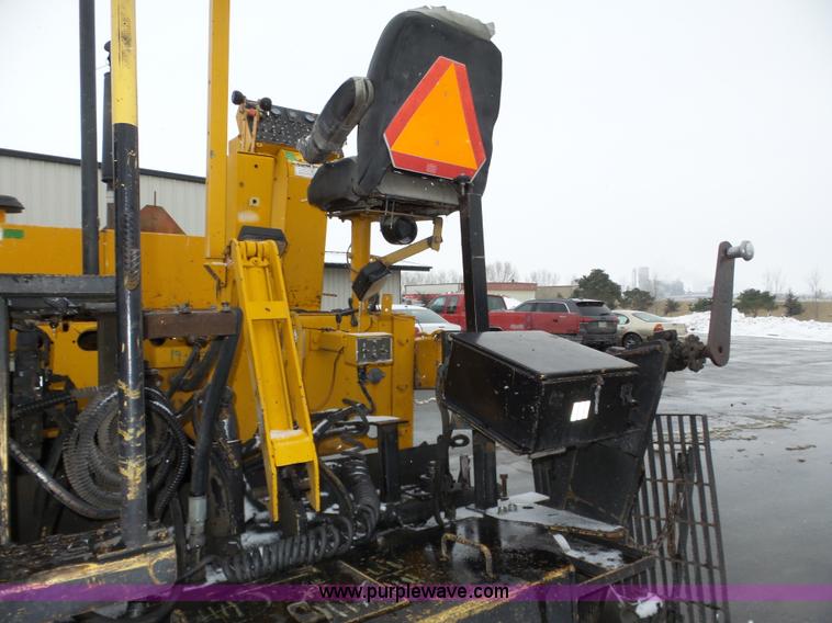 image for item J8823 2003 Blaw Knox PF-5510 asphalt paver