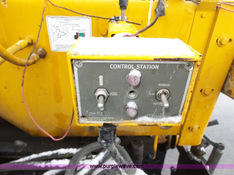 image for item J8823 2003 Blaw Knox PF-5510 asphalt paver