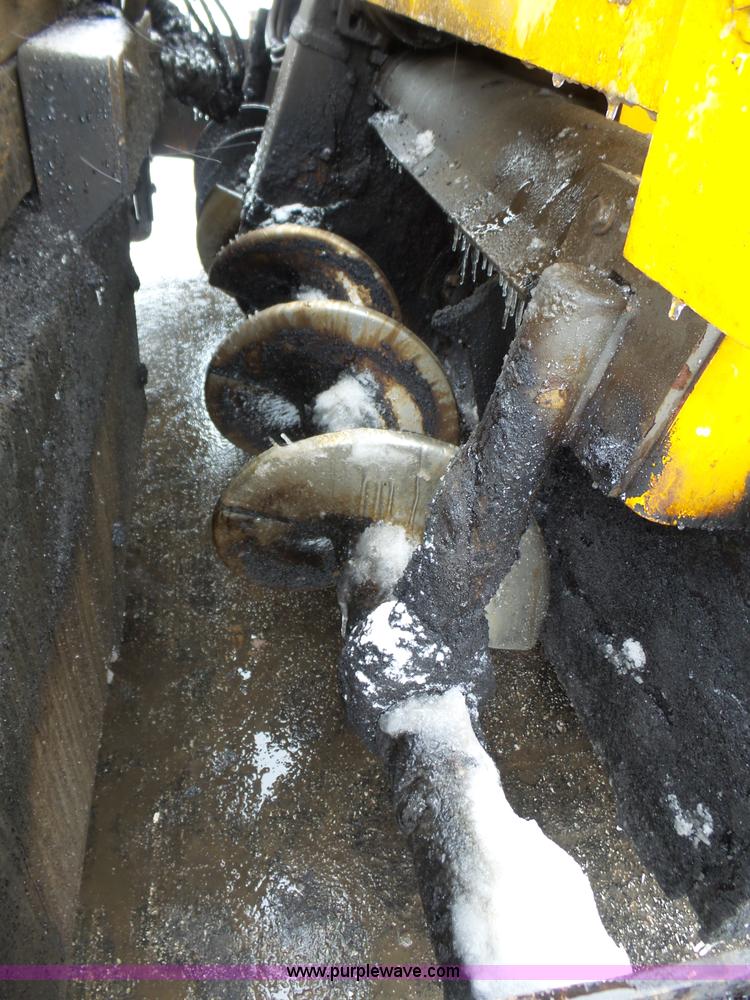 image for item J8823 2003 Blaw Knox PF-5510 asphalt paver