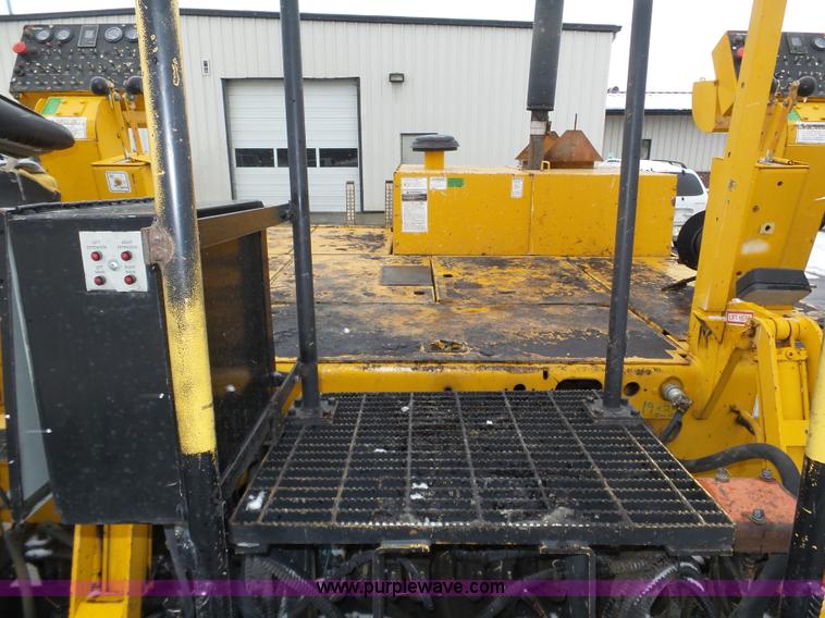 image for item J8823 2003 Blaw Knox PF-5510 asphalt paver