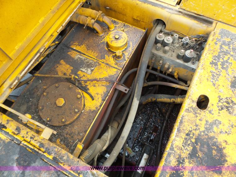 image for item J8823 2003 Blaw Knox PF-5510 asphalt paver