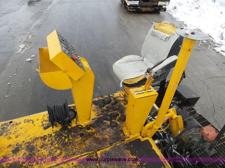 image for item J8823 2003 Blaw Knox PF-5510 asphalt paver