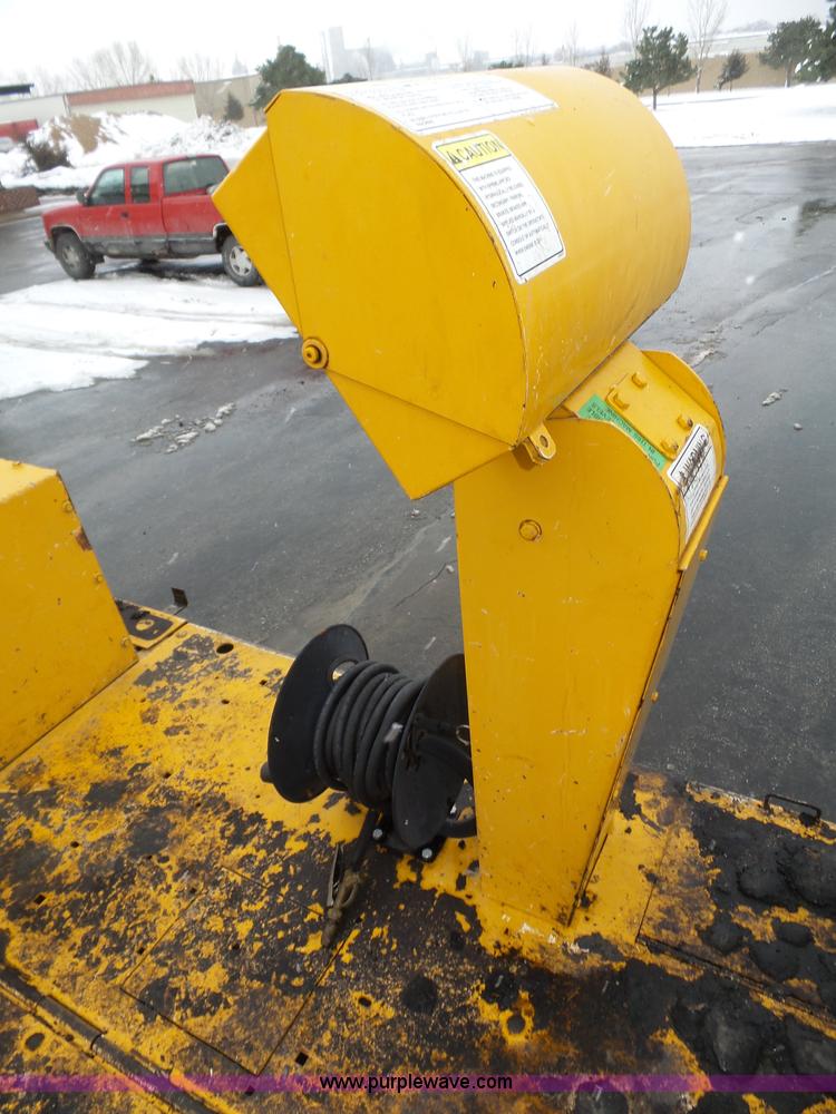 image for item J8823 2003 Blaw Knox PF-5510 asphalt paver