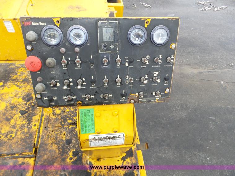 image for item J8823 2003 Blaw Knox PF-5510 asphalt paver