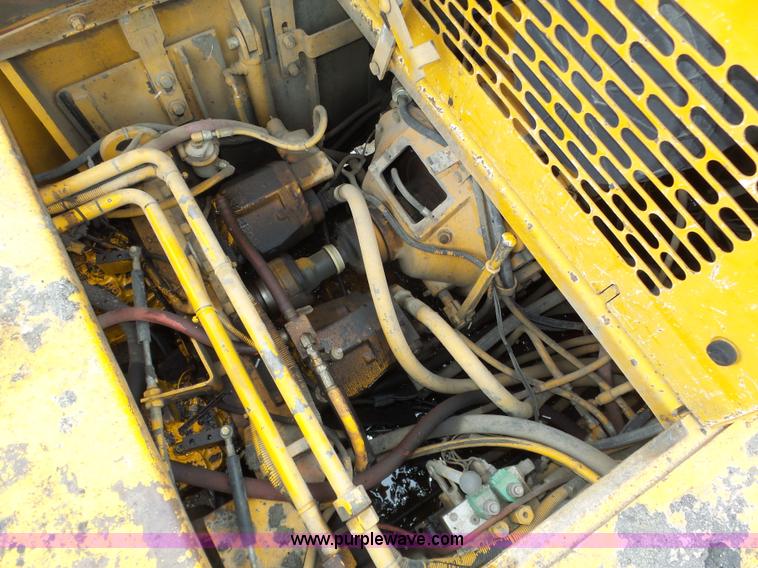 image for item J8823 2003 Blaw Knox PF-5510 asphalt paver