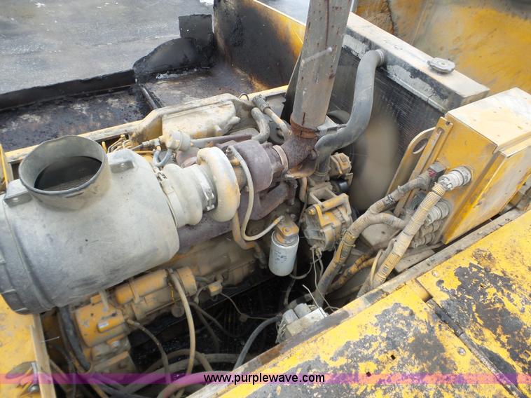 image for item J8823 2003 Blaw Knox PF-5510 asphalt paver