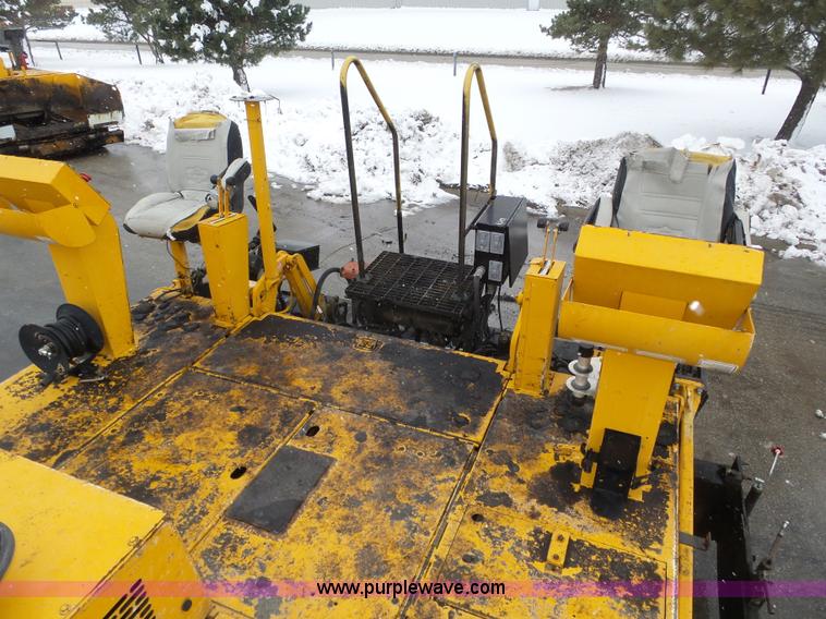 image for item J8823 2003 Blaw Knox PF-5510 asphalt paver