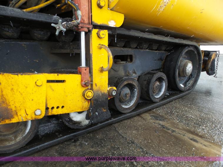 image for item J8823 2003 Blaw Knox PF-5510 asphalt paver