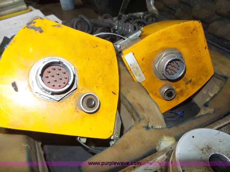 image for item J8823 2003 Blaw Knox PF-5510 asphalt paver