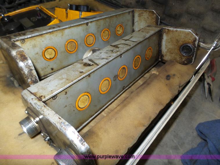 image for item J8823 2003 Blaw Knox PF-5510 asphalt paver