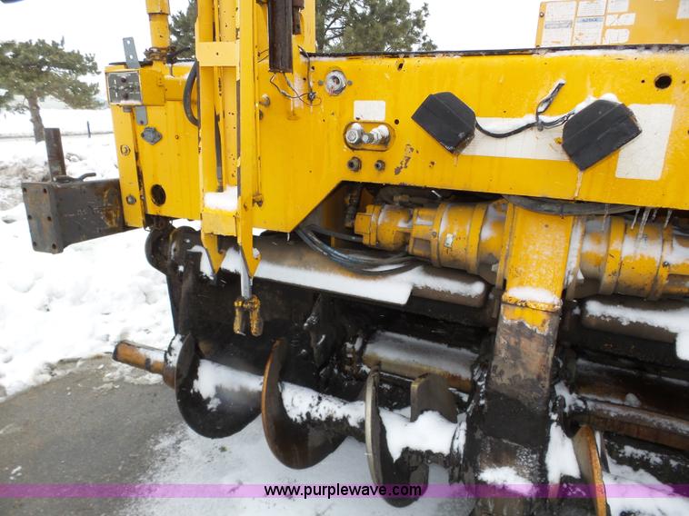 image for item J8824 2003 Blaw Knox PF-5510 asphalt paver
