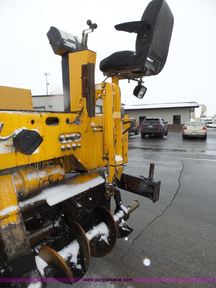 image for item J8824 2003 Blaw Knox PF-5510 asphalt paver