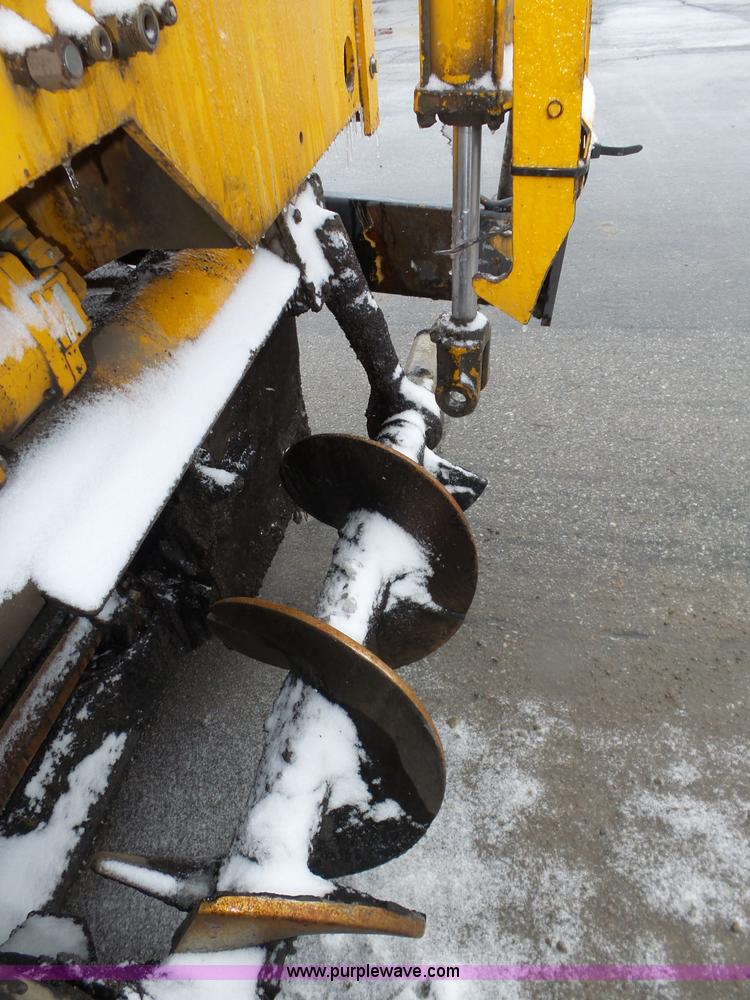 image for item J8824 2003 Blaw Knox PF-5510 asphalt paver