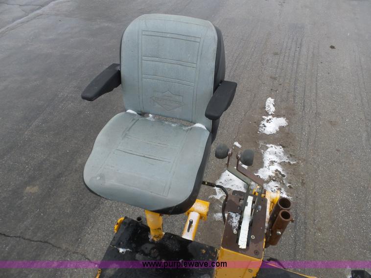 image for item J8824 2003 Blaw Knox PF-5510 asphalt paver