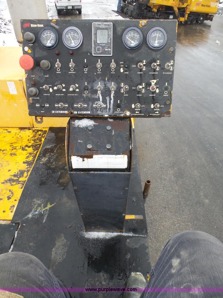 image for item J8824 2003 Blaw Knox PF-5510 asphalt paver