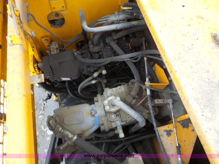 image for item J8824 2003 Blaw Knox PF-5510 asphalt paver