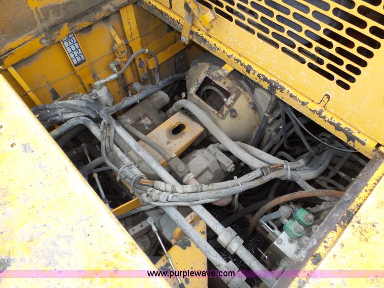 image for item J8824 2003 Blaw Knox PF-5510 asphalt paver