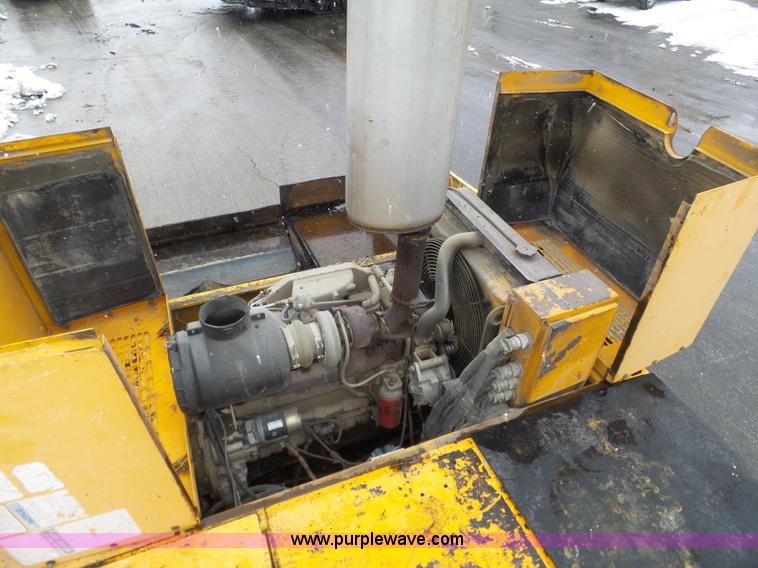 image for item J8824 2003 Blaw Knox PF-5510 asphalt paver