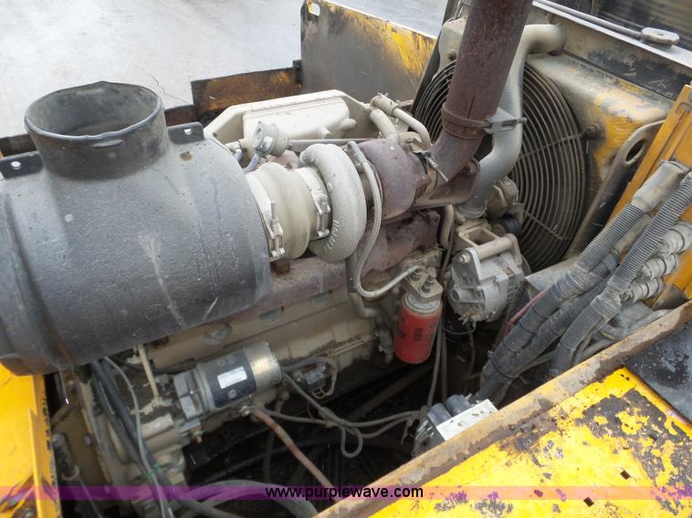 image for item J8824 2003 Blaw Knox PF-5510 asphalt paver