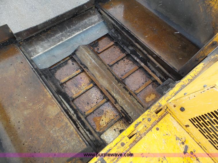 image for item J8824 2003 Blaw Knox PF-5510 asphalt paver