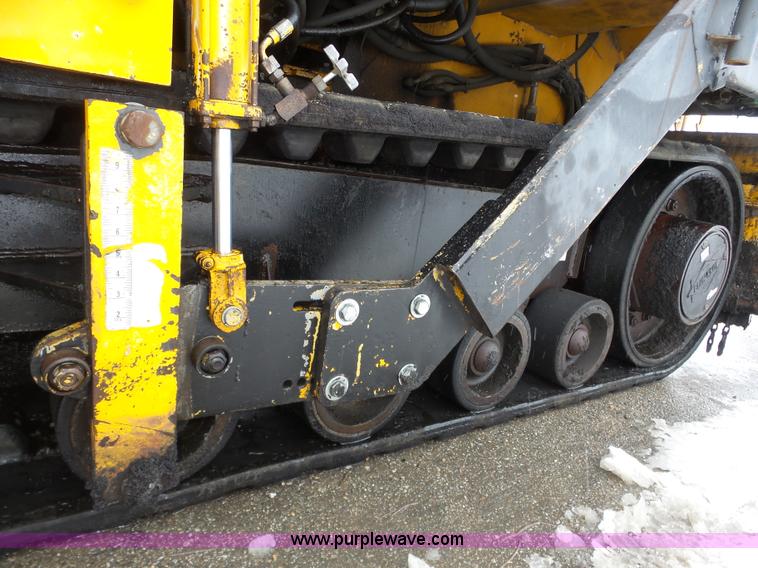 image for item J8824 2003 Blaw Knox PF-5510 asphalt paver