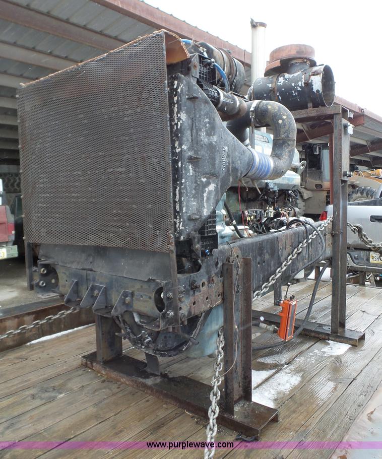 image for item J8825 1995 Detroit Diesel Series 60 11.1L L6 diesel engine