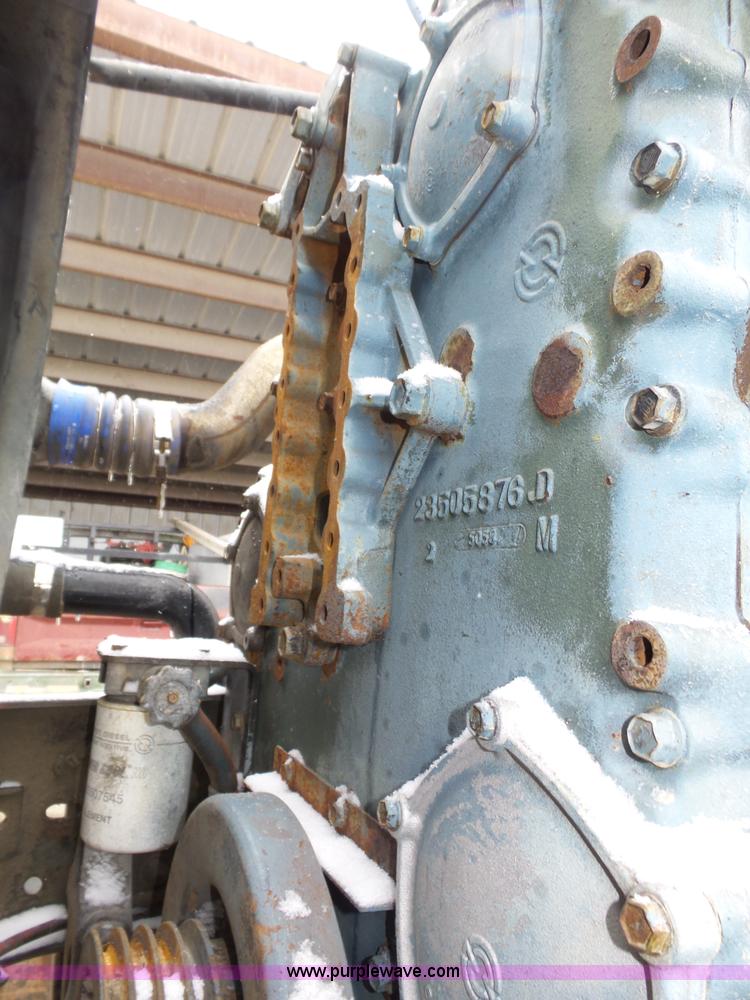 image for item J8825 1995 Detroit Diesel Series 60 11.1L L6 diesel engine