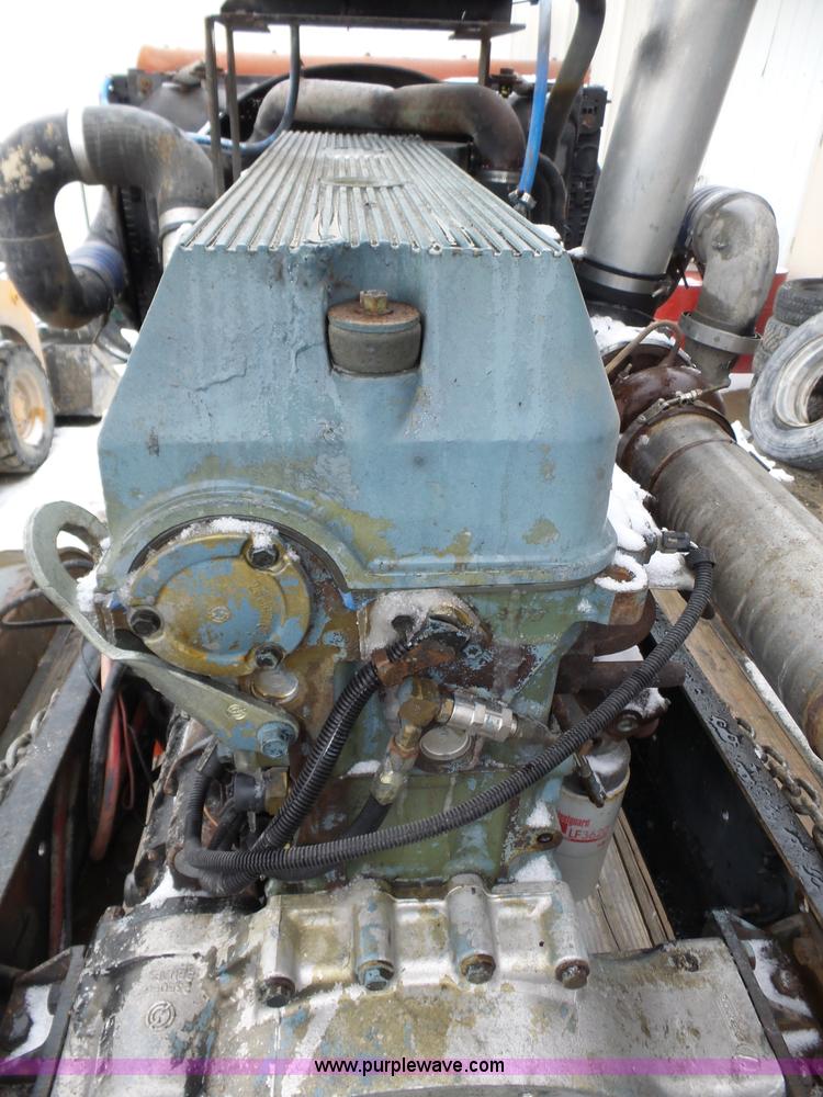 image for item J8825 1995 Detroit Diesel Series 60 11.1L L6 diesel engine