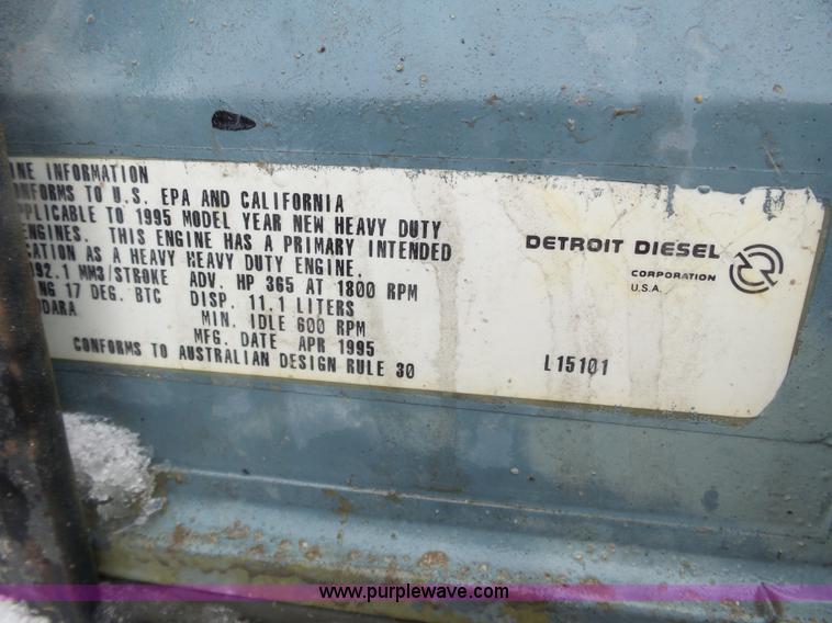 image for item J8825 1995 Detroit Diesel Series 60 11.1L L6 diesel engine