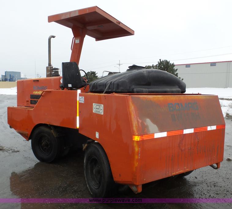image for item J8826 1997 Bomag BW11RH pneumatic roller