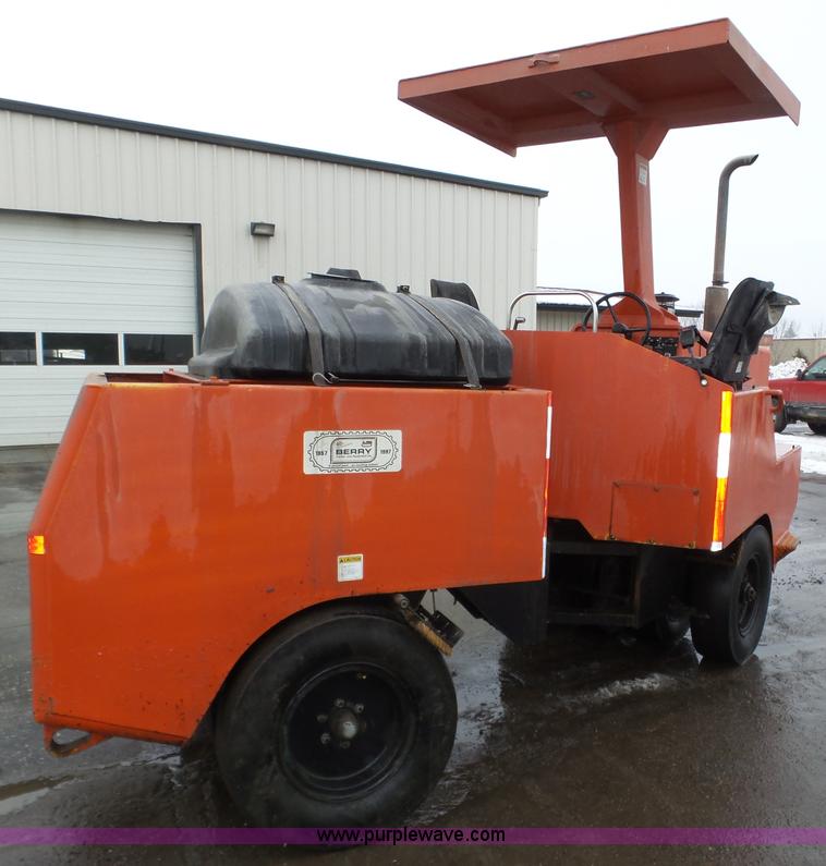 image for item J8826 1997 Bomag BW11RH pneumatic roller