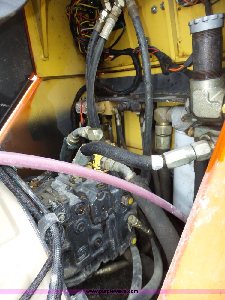 image for item J8826 1997 Bomag BW11RH pneumatic roller